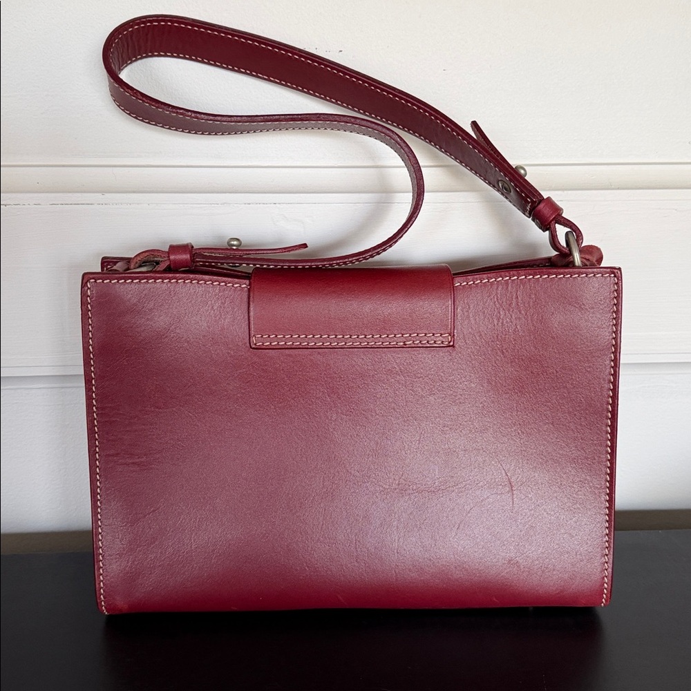Dooney & Bourke Alto Ring Flap Italian Vachetta shoulder bag in red leather - Picture 7 of 13